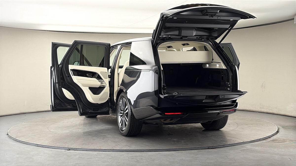 More views of Land Rover Range Rover