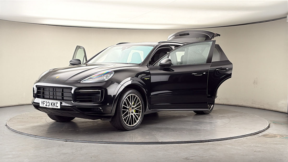 More views of Porsche Cayenne