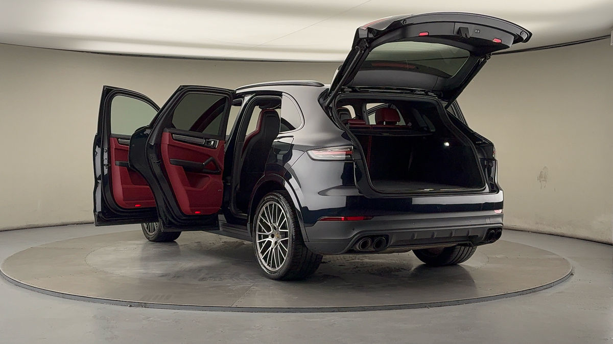 Porsche Cayenne Image 23