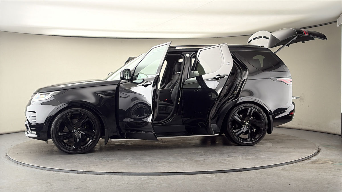 More views of Land Rover Discovery