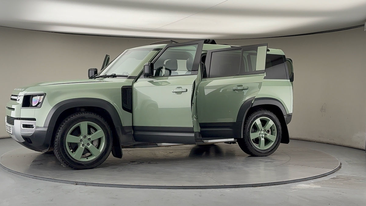 More views of Land Rover Defender 110