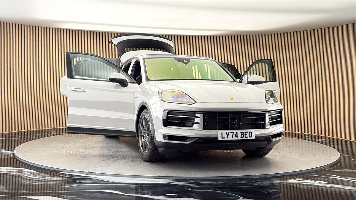 More views of Porsche Cayenne