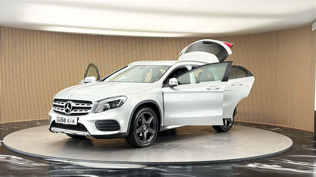 Mercedes-Benz GLA Image 22