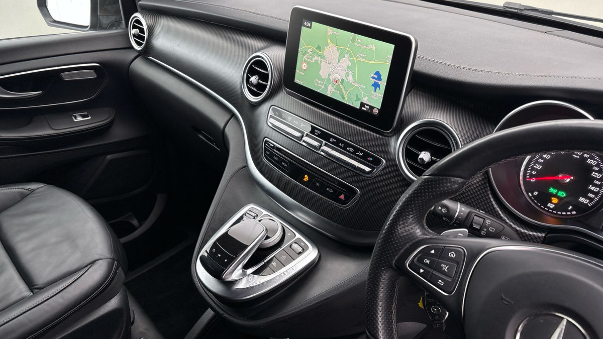 Mercedes-Benz V Class Image 18