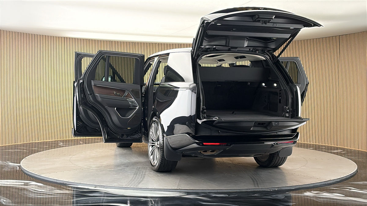 More views of Land Rover Range Rover