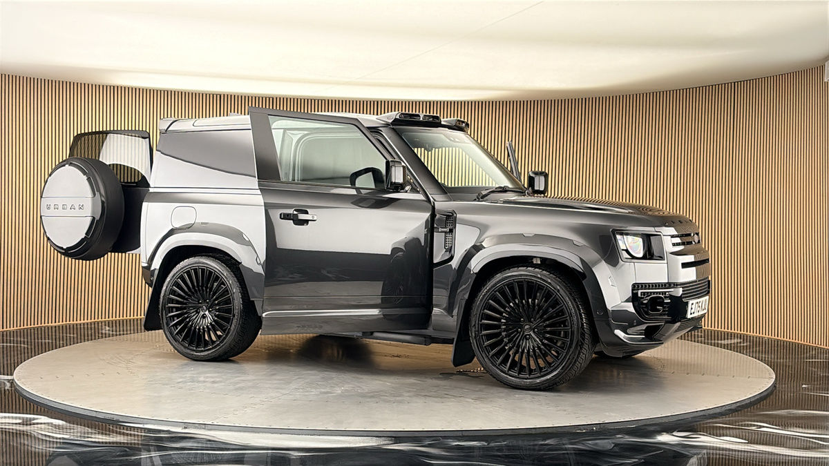 More views of Land Rover Defender 90