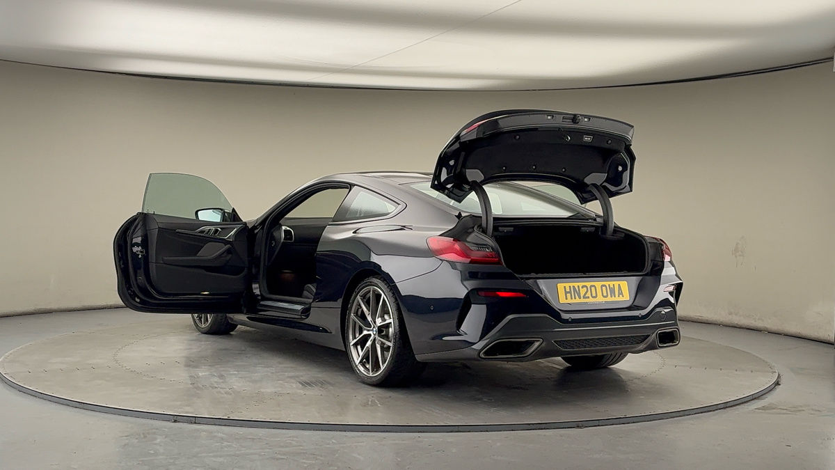BMW 8 Series Image 23