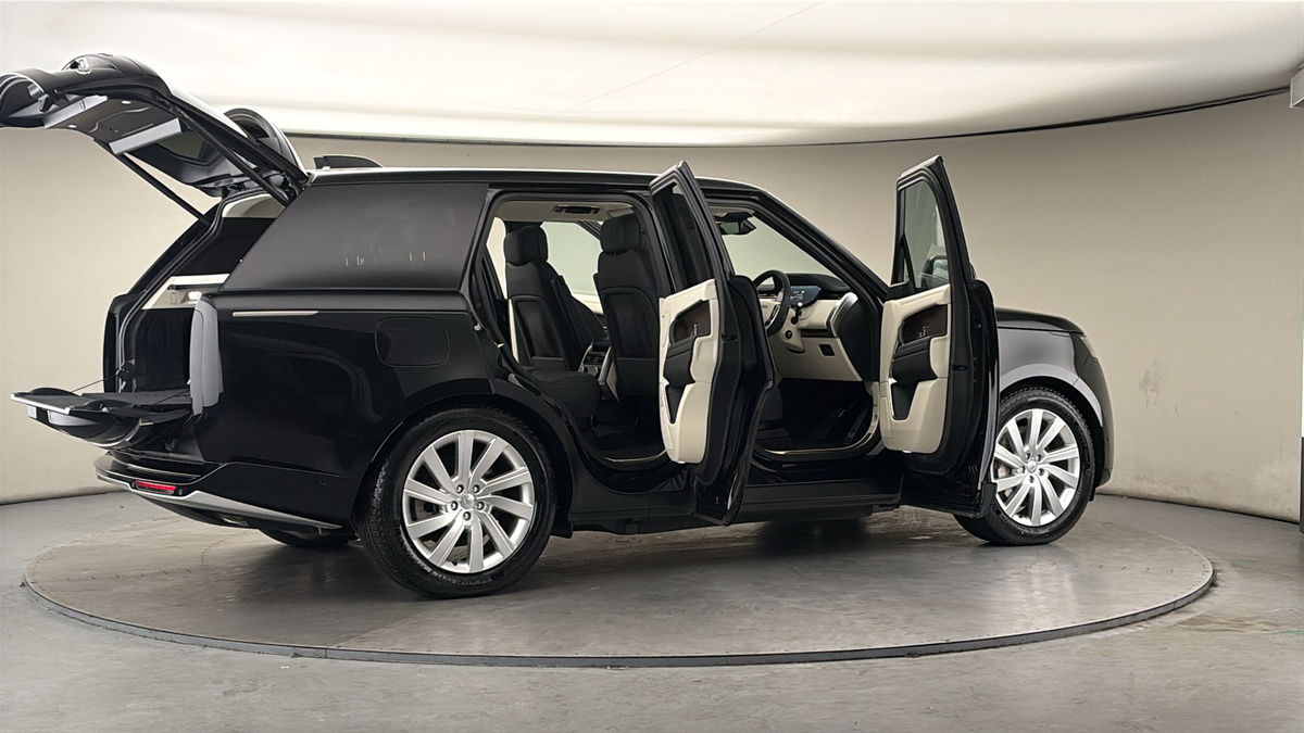 More views of Land Rover Range Rover