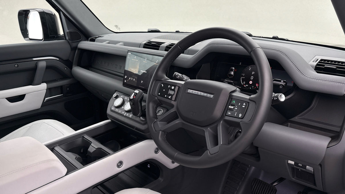 Land Rover Defender 110 Image 5