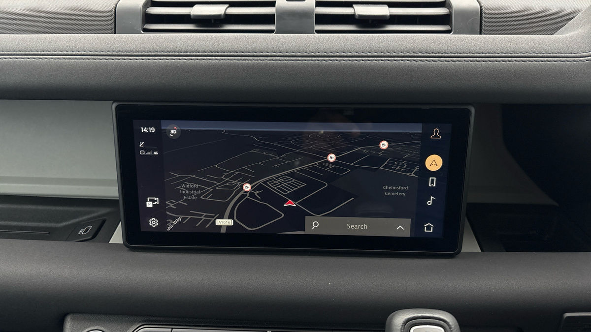 Land Rover Defender 90 Image 17