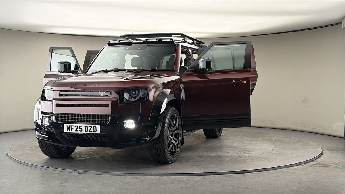 More views of Land Rover Defender 110