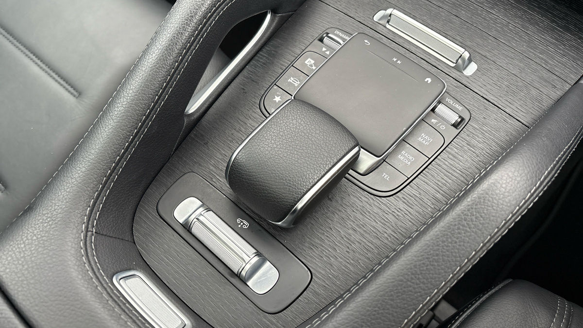 Mercedes-Benz GLE Image 25