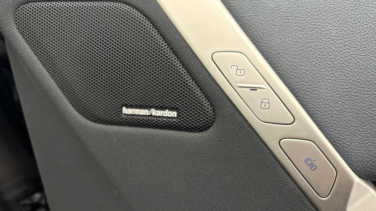BMW iX Image 30