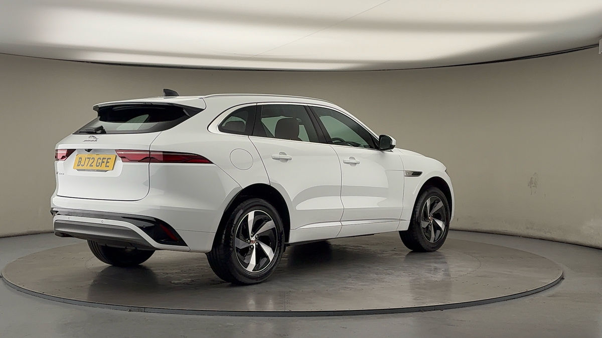 Jaguar F-PACE Image 21