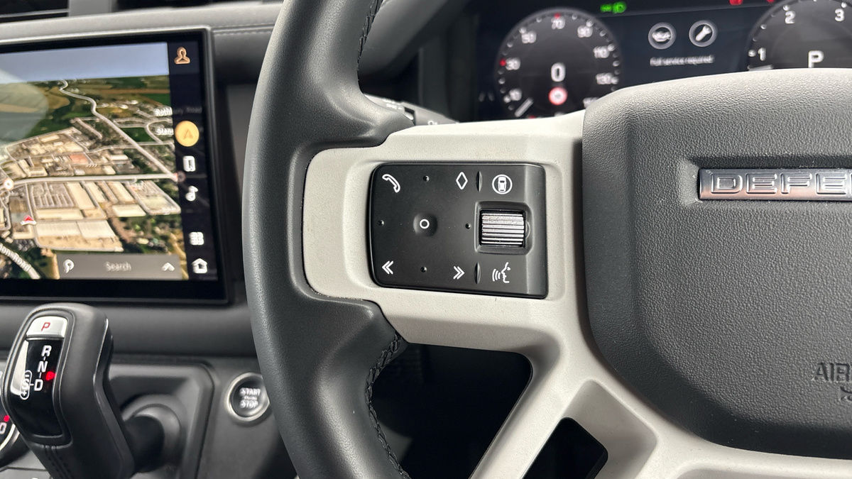 Land Rover Defender 90 Image 13