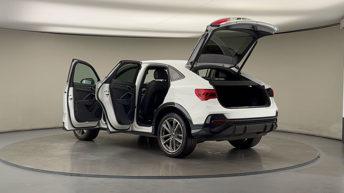 More views of Audi Q3