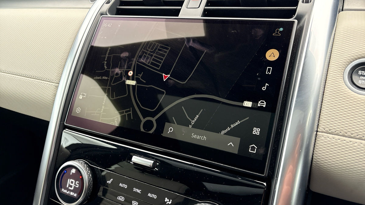 Land Rover Discovery Image 17