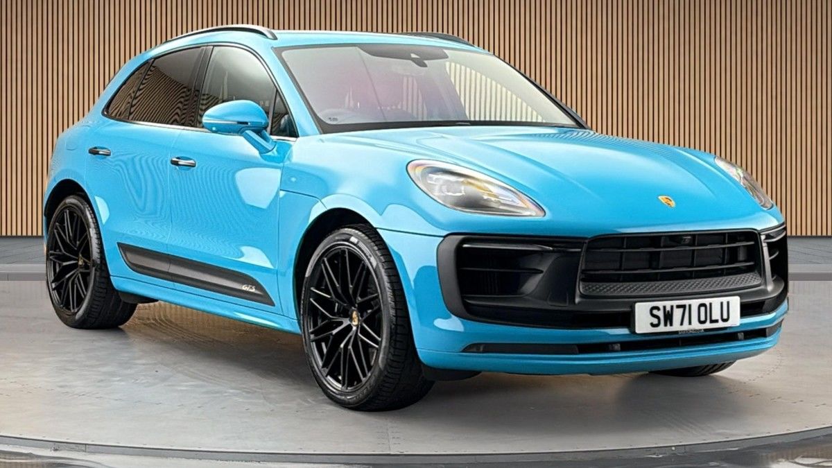Porsche Macan Sticky Header Image
