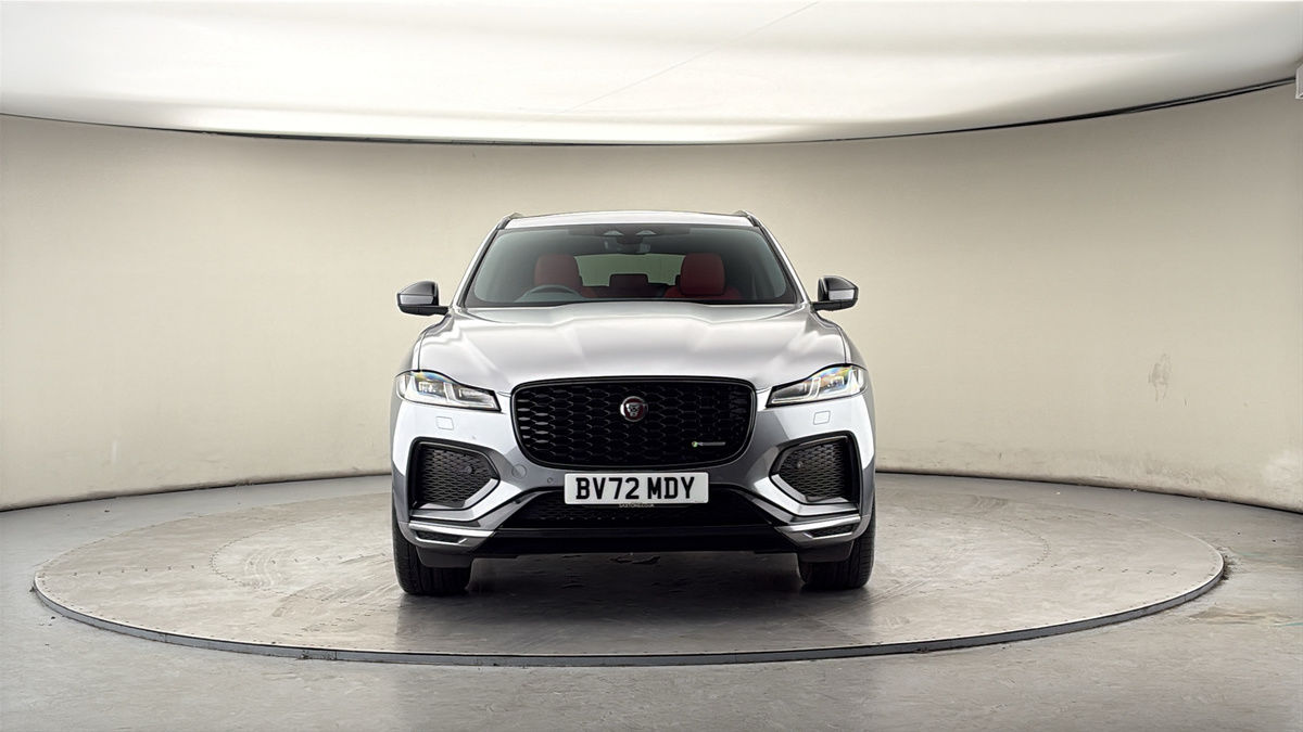 Jaguar F-PACE Image 3