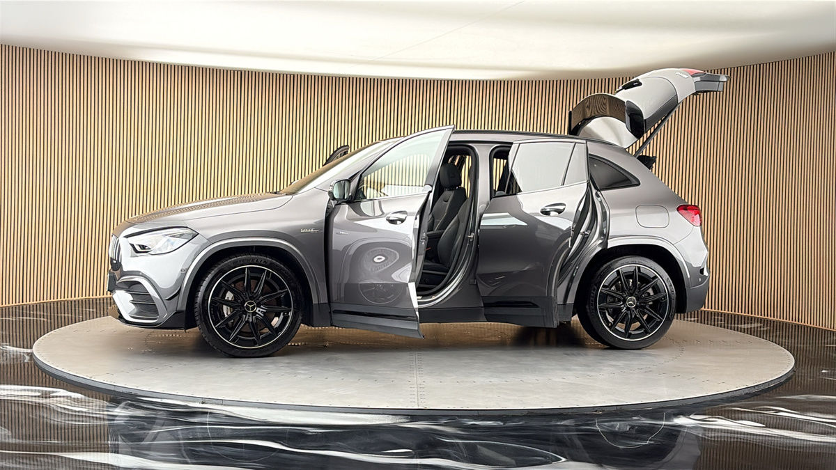 More views of Mercedes-Benz GLA