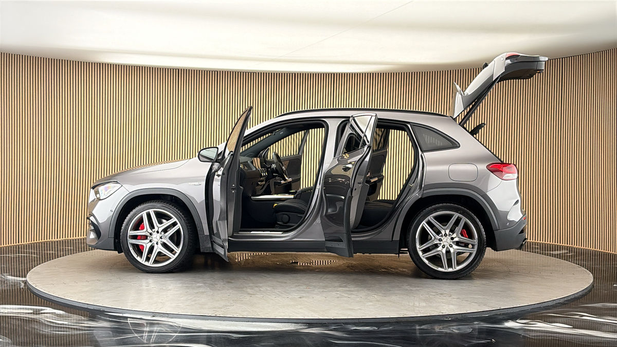More views of Mercedes-Benz GLA