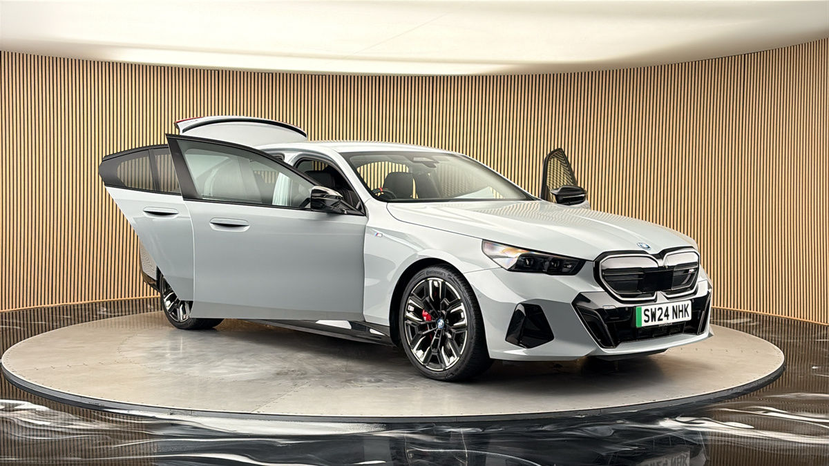 More views of BMW i5