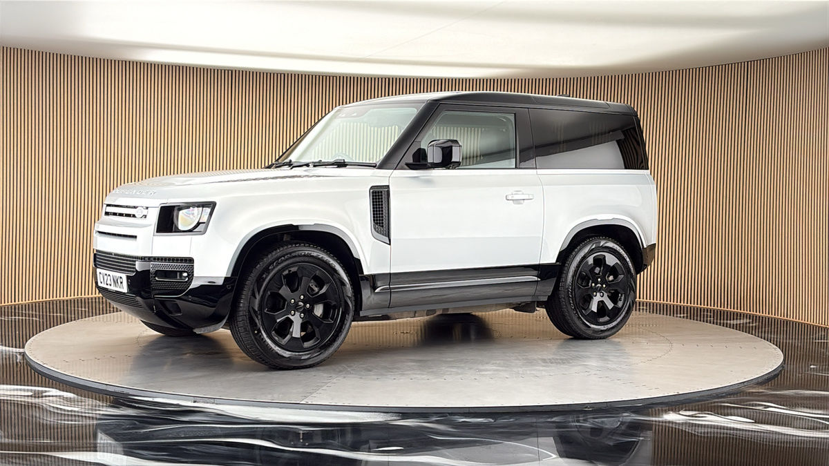 More views of Land Rover Defender 90