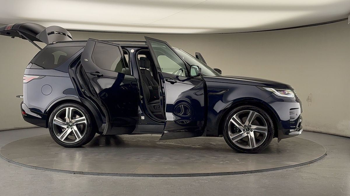 More views of Land Rover Discovery