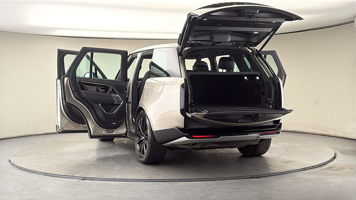 More views of Land Rover Range Rover