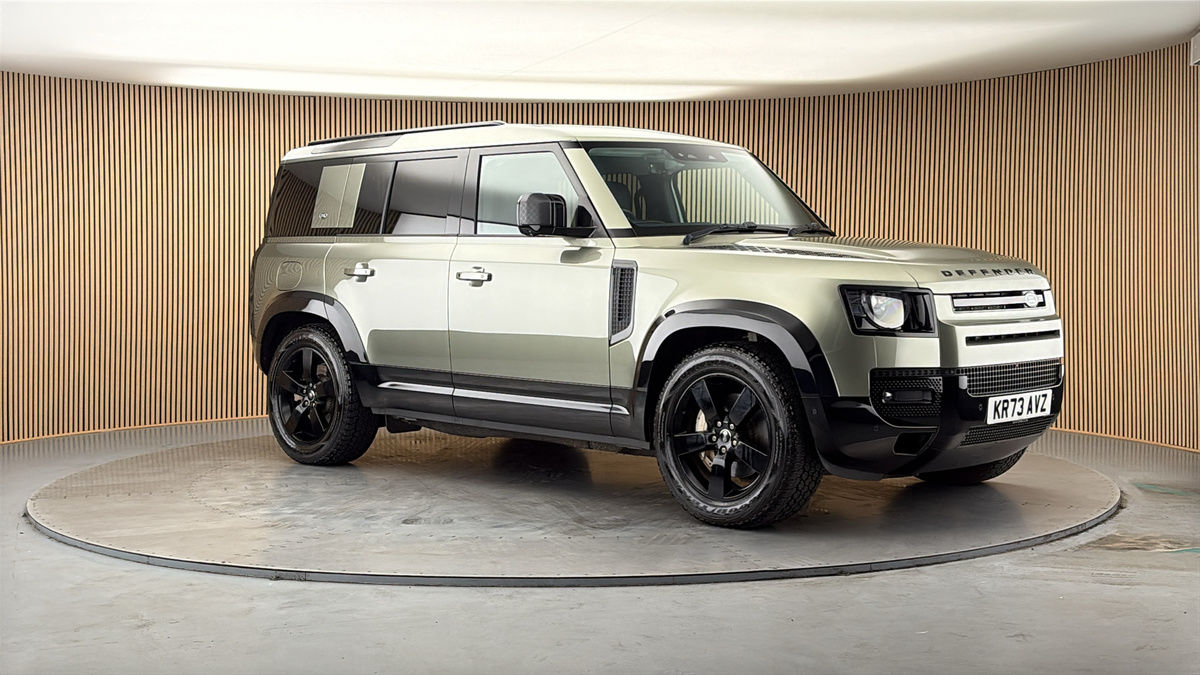 More views of Land Rover Defender 110