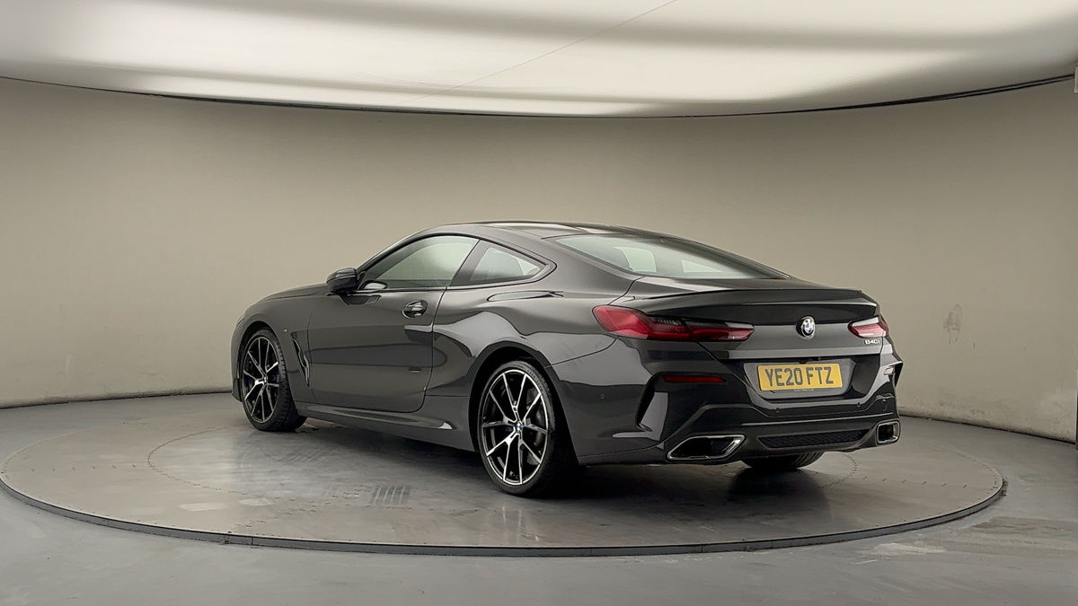 BMW 8 Series Image 2