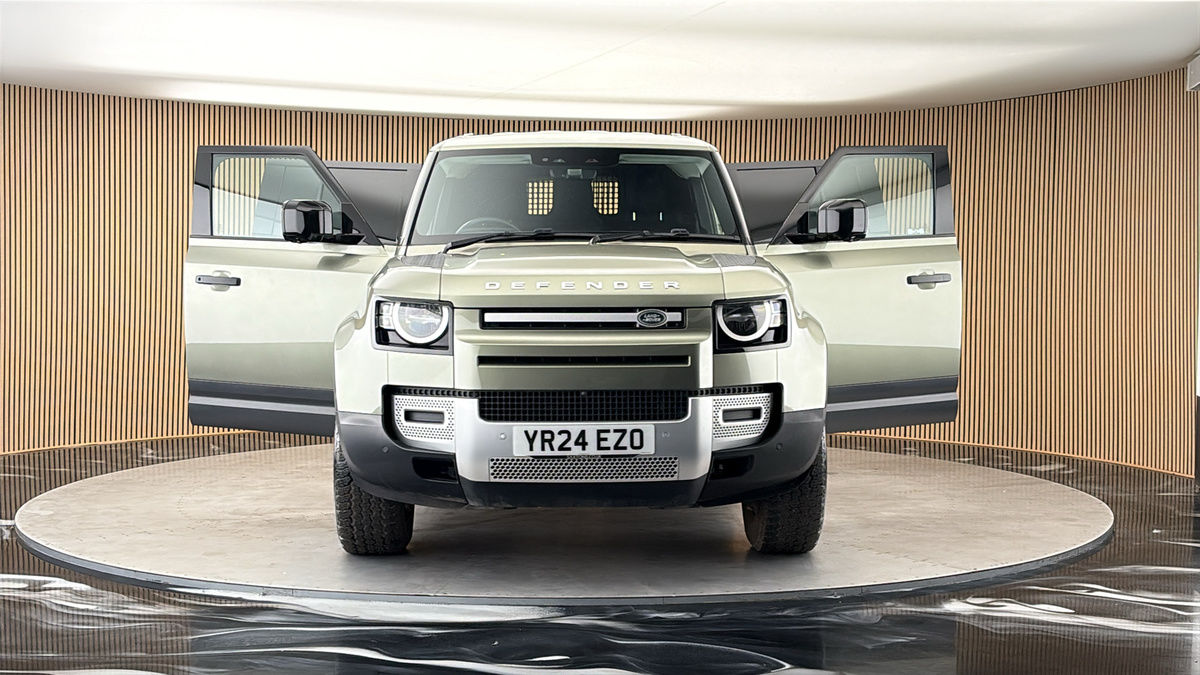 More views of Land Rover Defender 110