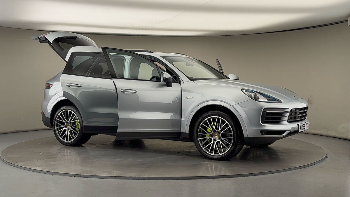 More views of Porsche Cayenne