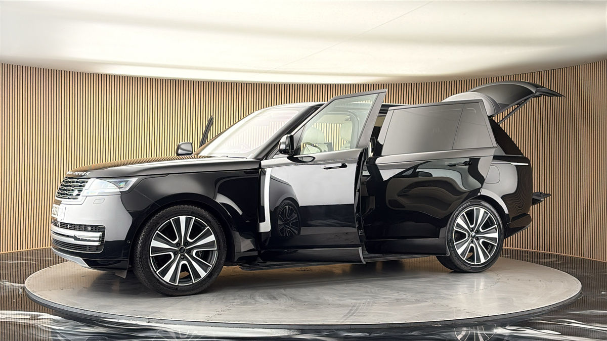More views of Land Rover Range Rover