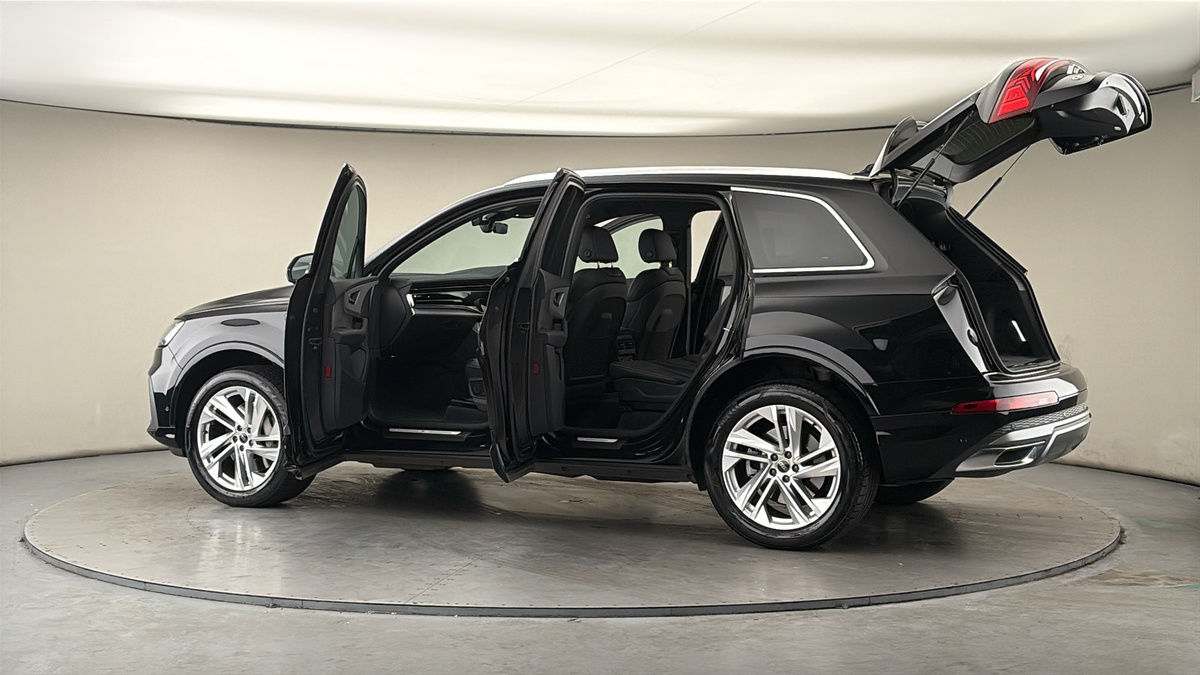 More views of Audi Q7