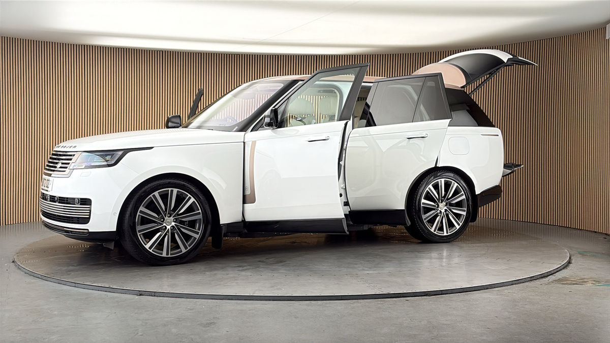 More views of Land Rover Range Rover