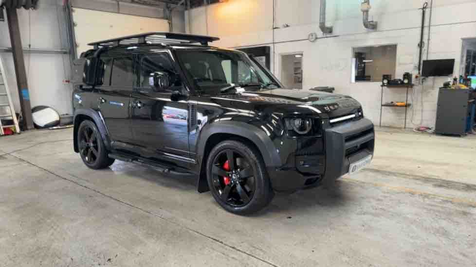 More views of Land Rover Defender 110