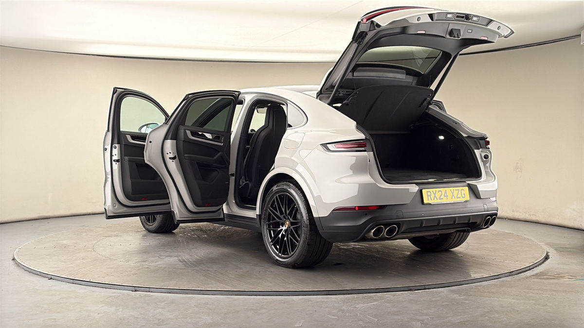 More views of Porsche Cayenne