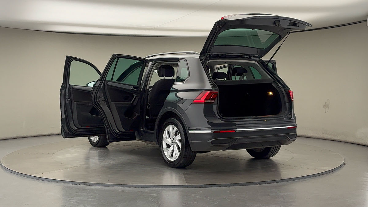Volkswagen Tiguan Image 23