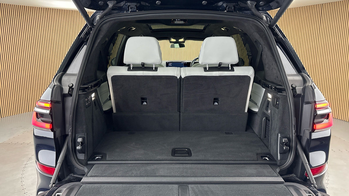 BMW X7 Image 11