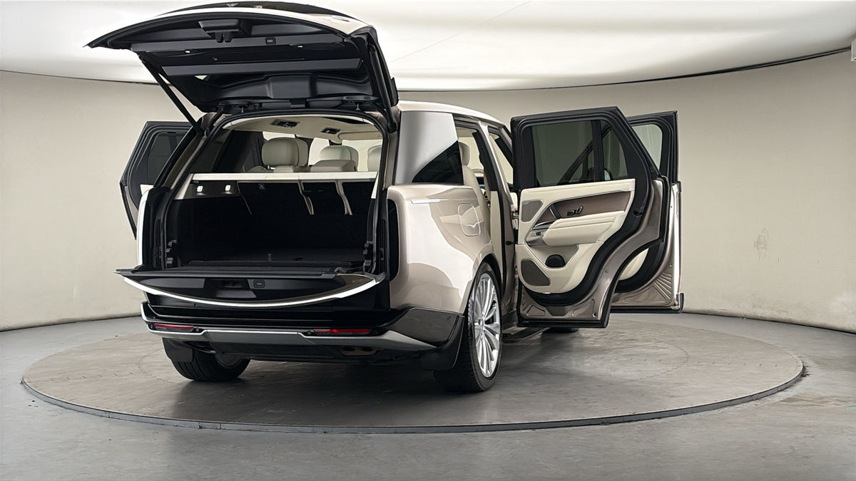 More views of Land Rover Range Rover