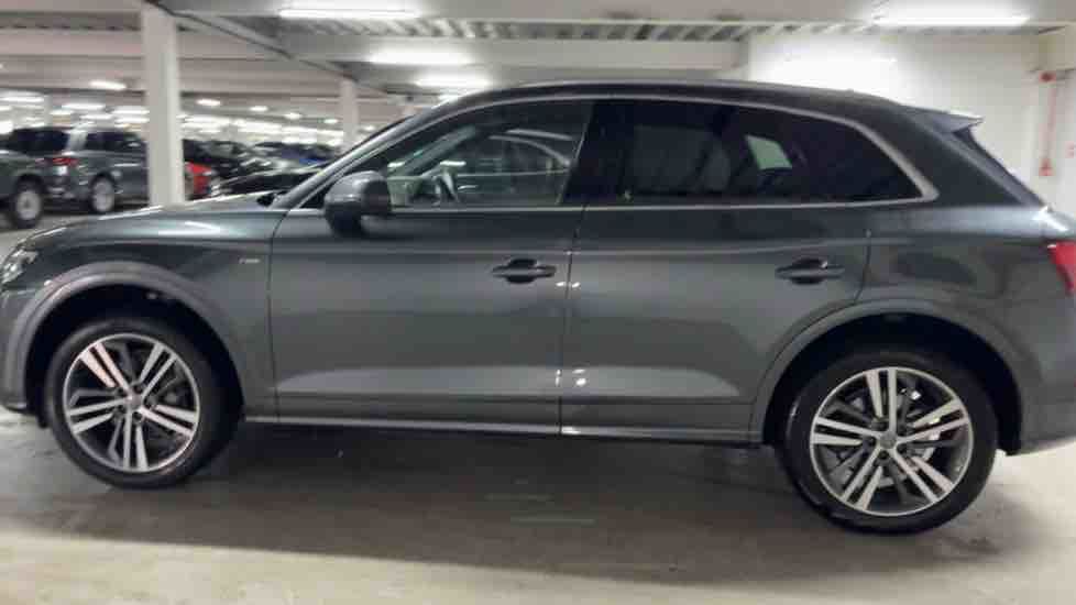 More views of Audi Q5