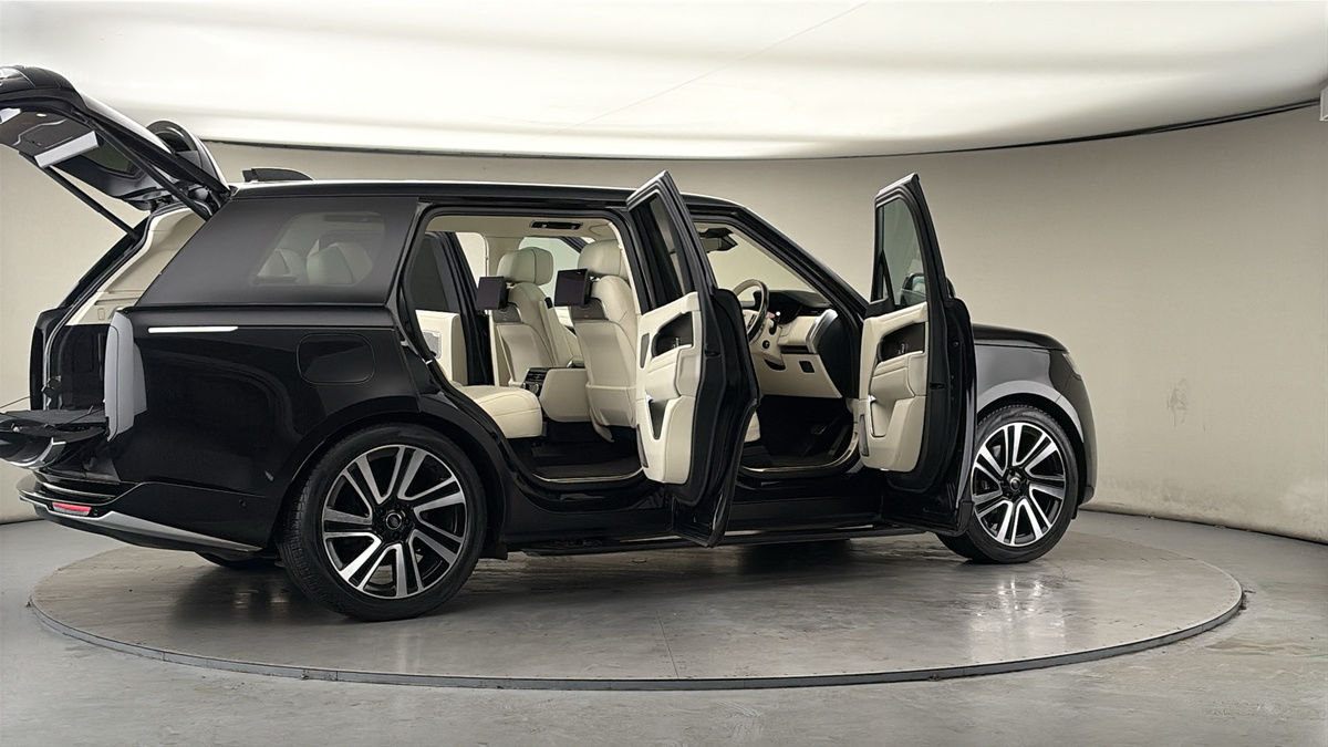 More views of Land Rover Range Rover