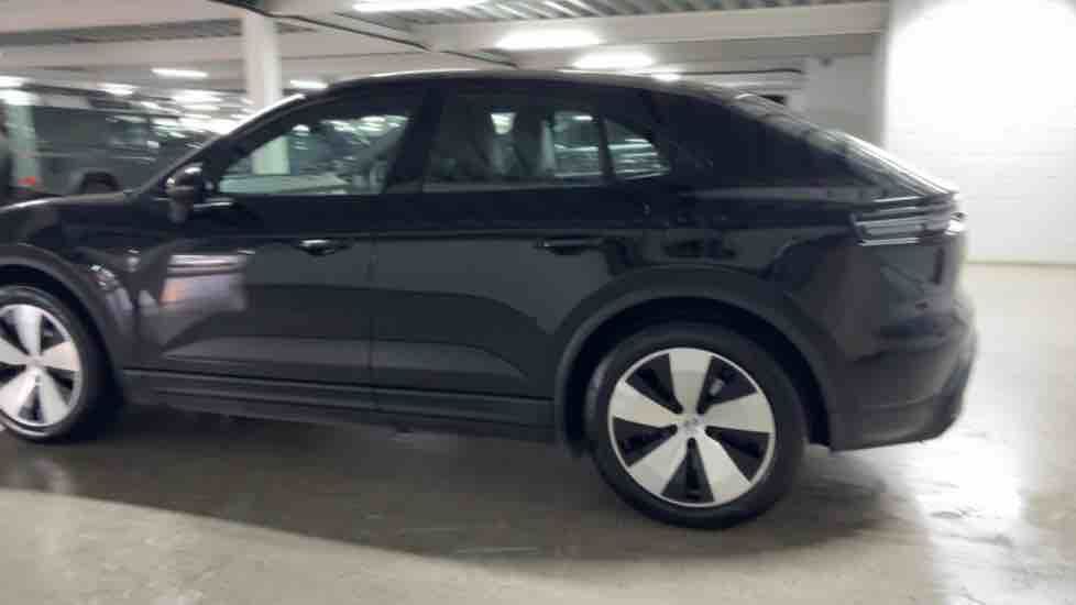 More views of Porsche Macan