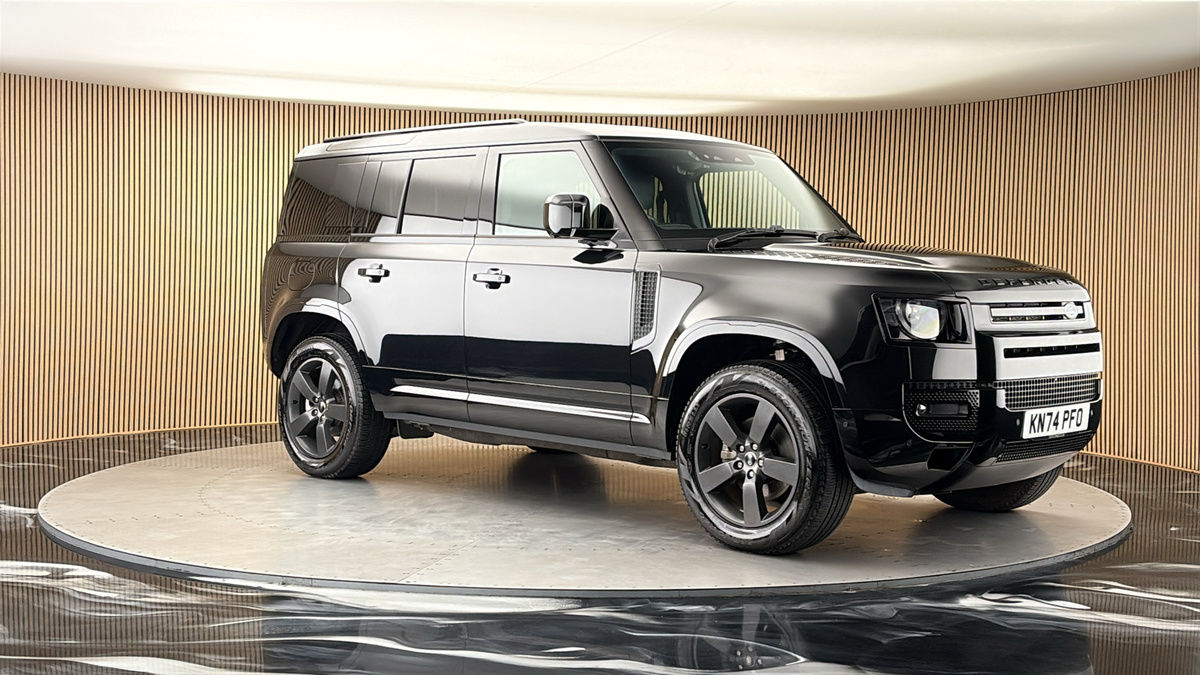 More views of Land Rover Defender 110