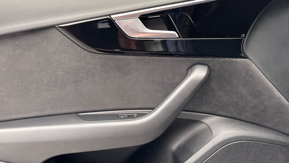 Audi A4 Avant Image 19