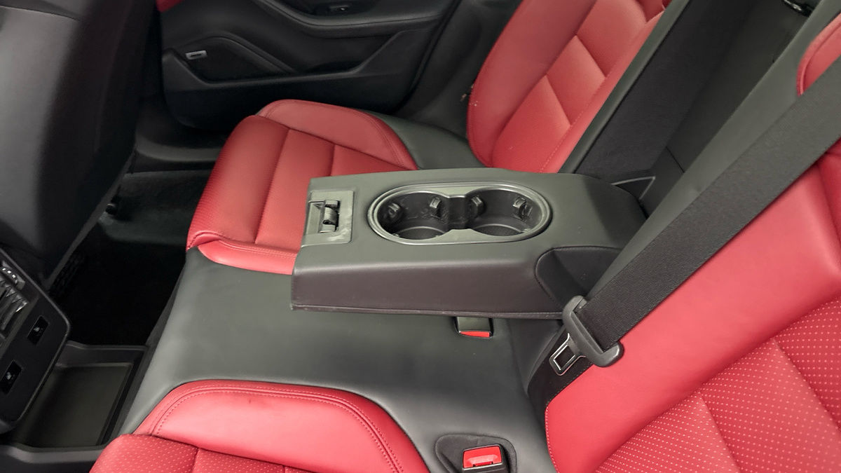 Porsche Taycan Image 10