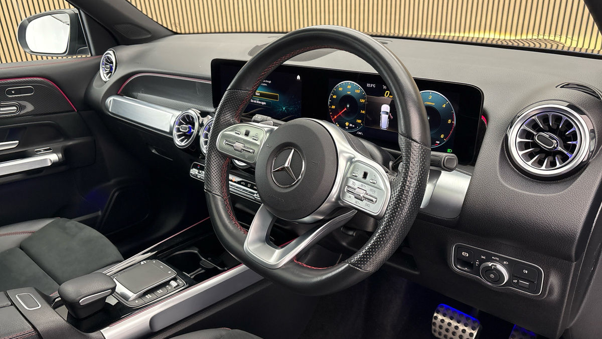 Mercedes-Benz GLB Image 5