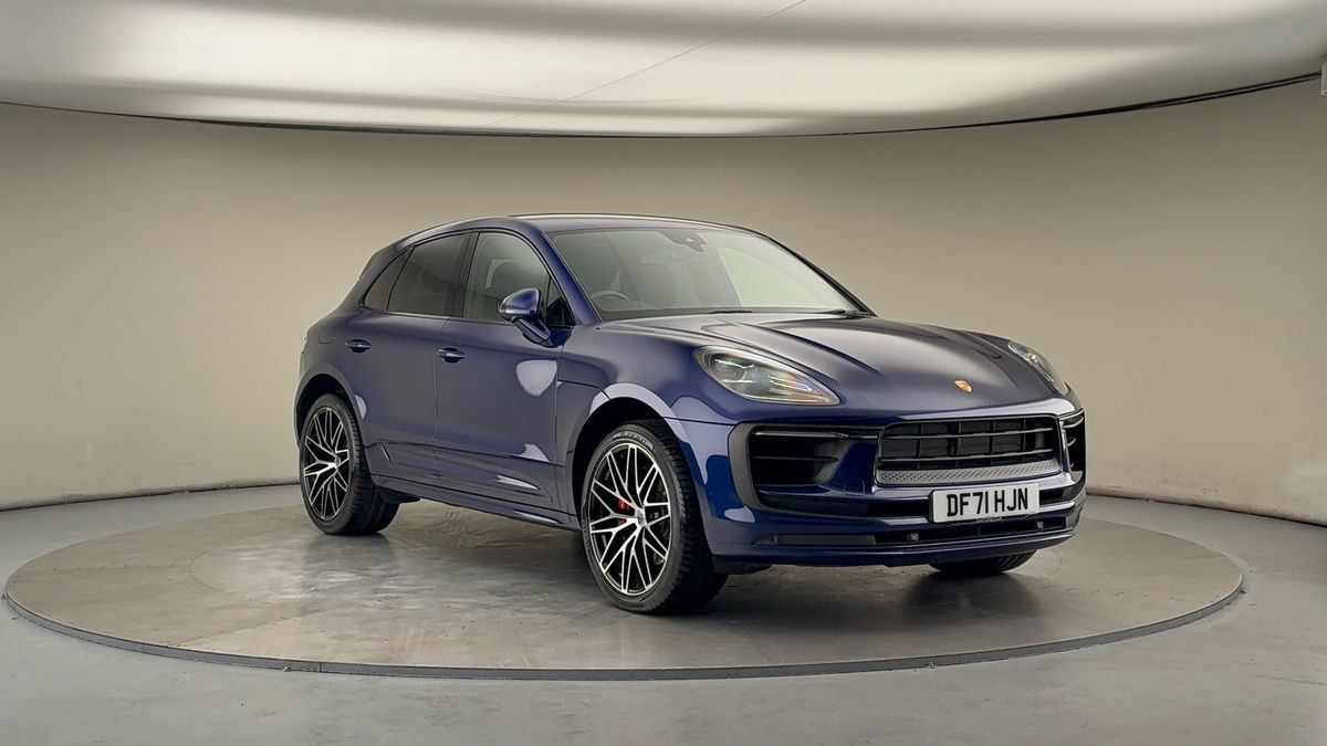 Porsche Macan Sticky Header Image