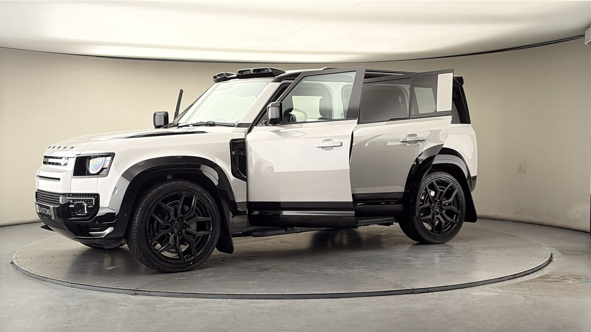 More views of Land Rover Defender 110